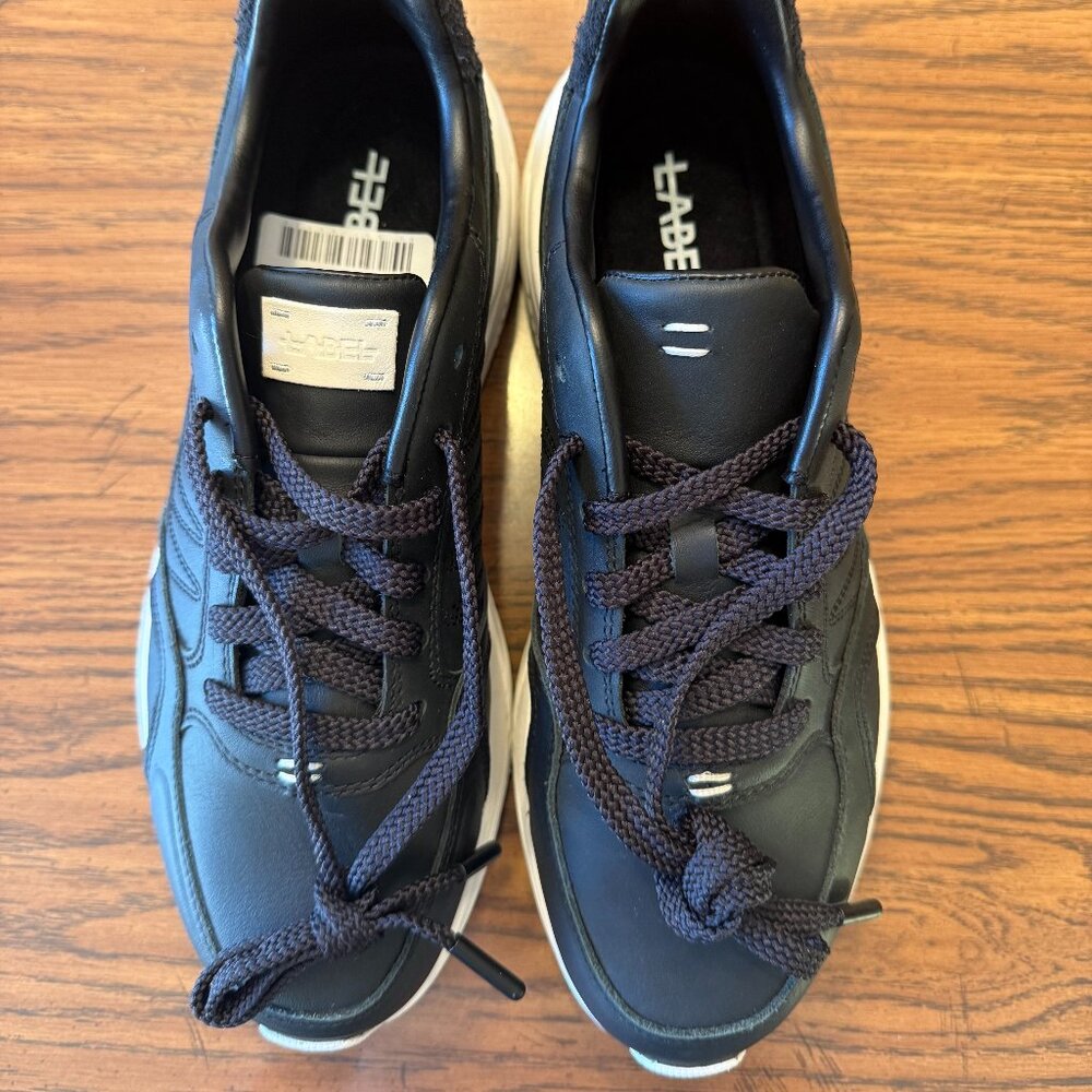 LABEL Black Sneakers